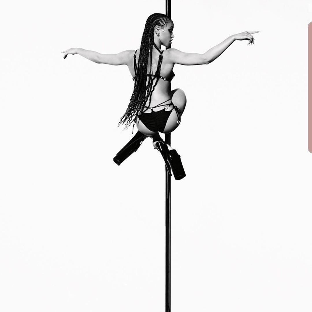 POLE DANCING